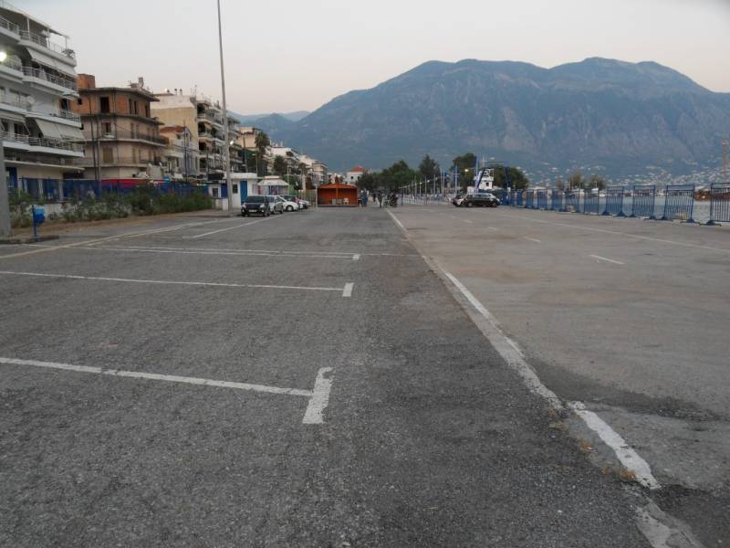 Καλαμάτα: Λειτουργεί το πάρκινγκ στη χερσαία ζώνη του λιμανιού