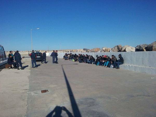 Στην Κυπαρισσία οι 41 μετανάστες, που εντοπίστηκαν ανοιχτά της Μεσσηνίας