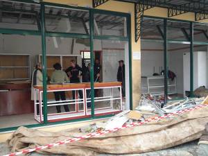 Ποιούς… καίει ο φούρνος του Κωνσταντινέα