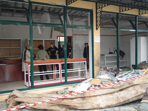 Ποιούς… καίει ο φούρνος του Κωνσταντινέα