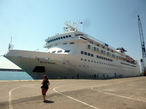 Κρουαζιερόπλοιο με Αγγλους τουρίστες στην Καλαμάτα