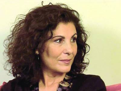 Η Κατερίνα Σχινά στην &quot;Ε&quot;: «Προτιμώ τα βιβλία που μου αντιστέκονται»