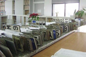 Κατέθεσαν 400 πινακίδες κυκλοφορίας στην Τριφυλία