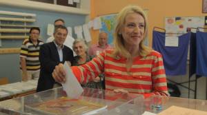 Δούρου: Να πάρουμε τις ζωές μας πίσω στα χέρια μας