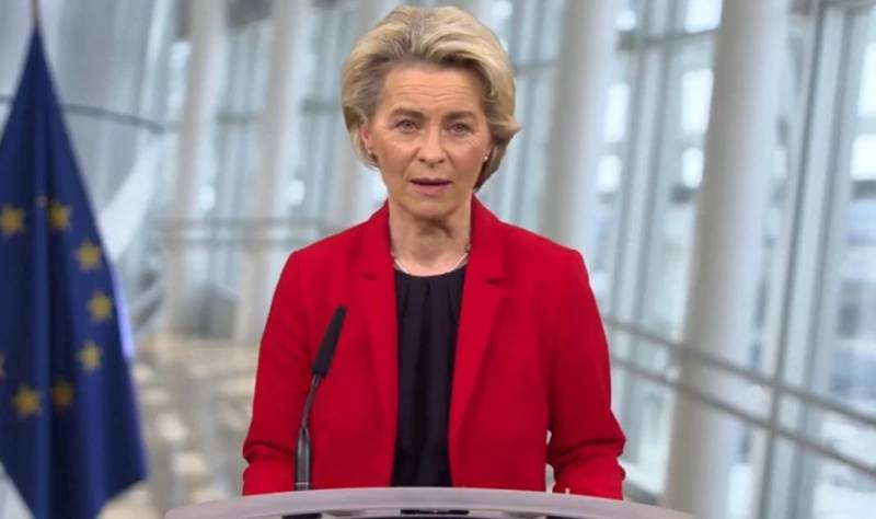 Ούρσουλα φον ντερ Λάιεν: Η Ρωσία θα αποκοπεί από τις χρηματαγορές αν εισβάλει στην Ουκρανία