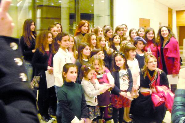 Μαθήτριες της "Φάρις" απόλαυσαν τη Συλβί Γκιγιέμ