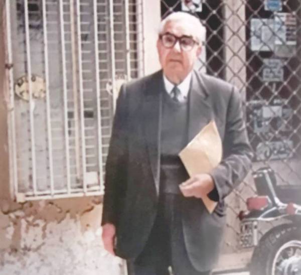 Καλαμάτα: Δωρεά 2.000 βιβλίων στη Δημόσια Κεντρική Βιβλιοθήκη από τους κληρονόμους του Αντώνη Μιχαλακέα