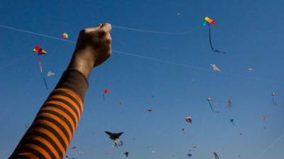 Καθαρά Δευτέρα: Ήπιος ο καιρός, ευνοϊκοί οι νοτιάδες για το πέταγμα χαρταετού (Βίντεο)