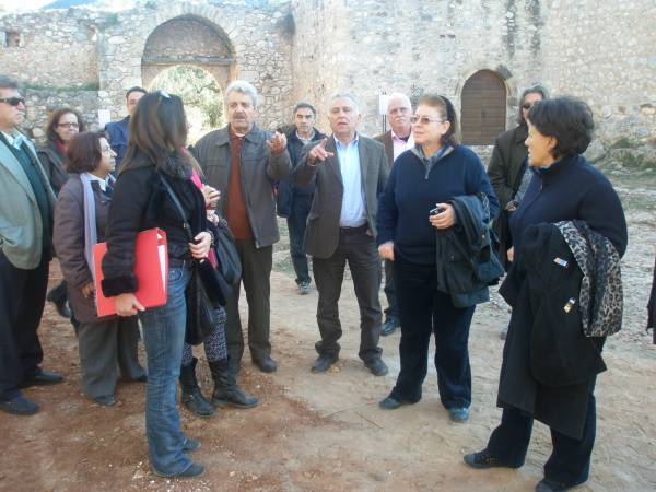 Επίσκεψη Μενδώνη σε έργα στην Καρδαμύλη