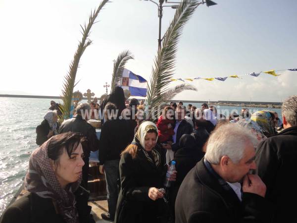 Τα Θεοφάνια γιόρτασαν σήμερα οι παλαιοημερολογίτες της Καλαμάτας (βίντεο και φωτογραφίες)