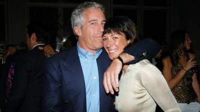 Υπόθεση Επστάιν: Καταθέτει με... σιωπή η Γκισλέιν Μάξγουελ στην επιτροπή του Κογκρέσου