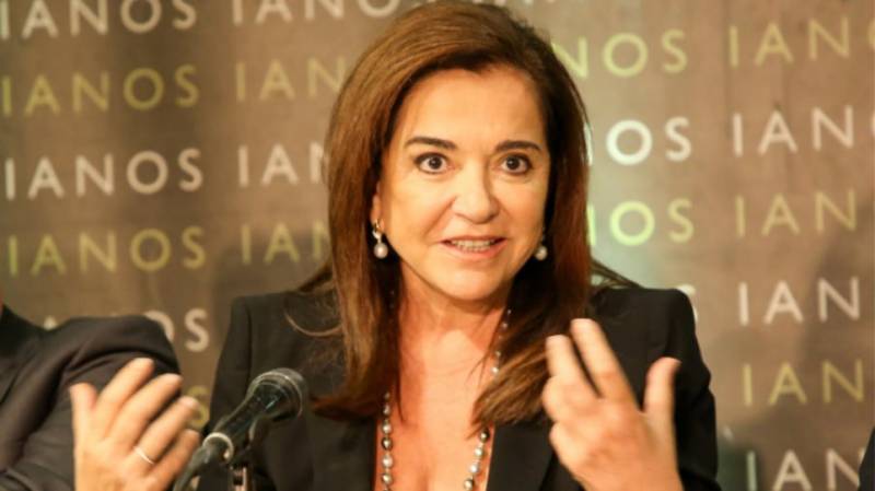 Μπακογιάννη για Χανιά: Το είπα αστειευόμενη, εγώ ούτως ή άλλως μπορώ να πάω στην Κρήτη