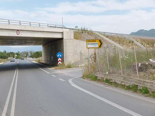 Ζητούν γέφυρα στο Πήδημα