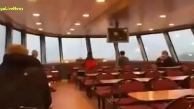 Γερμανία: Γιγάντιο κύμα έσπασε τα τζάμια φέρι μποτ (βίντεο)