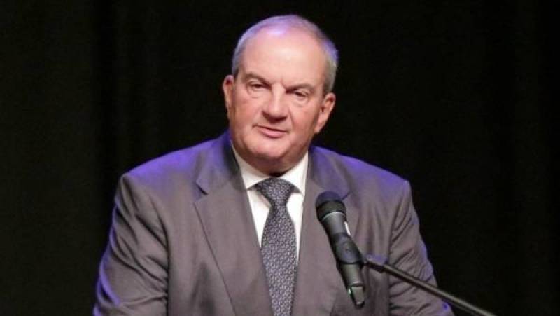 Η ώρα της αποχώρησης για τους πρώην Πρωθυπουργούς