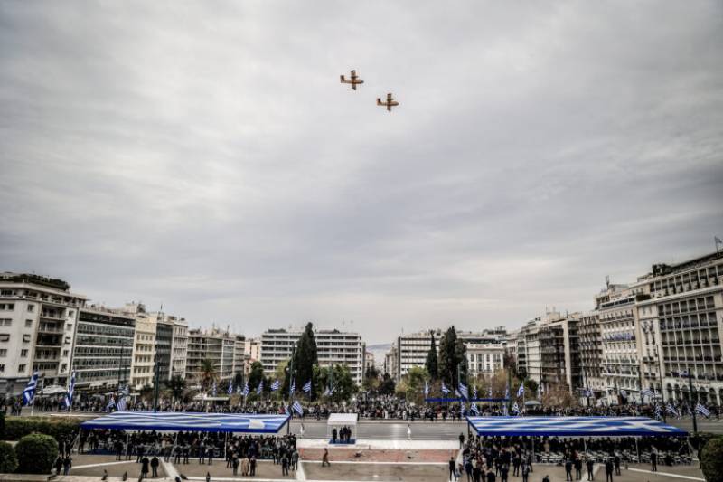 ΕΔΕ από το ΓΕΝ για τα υβριστικά συνθήματα στην παρέλαση για την 25η Μαρτίου (βίντεο)