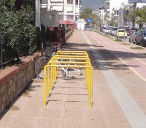 Αφησαν το μισό ποδήλατο