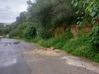 Καλαμάτα: Επικίνδυνες κατολισθήσεις στην οδό Χρήστου Μαλαπάνη