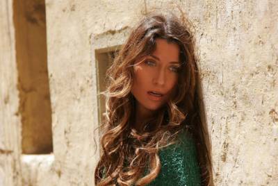 Μουσική εκδήλωση με την Klaudia Delmer στο Μάραθο