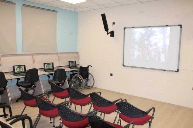 Εγκαινιάστηκε η ανακαινισμένη αίθουσα στο ΚΕΦΙΑΠ Καλαμάτας, δωρεά της “Καρέλια Α.Ε.”