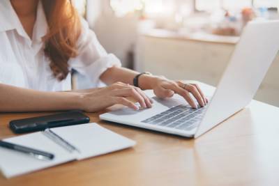 Μελέτη: Οι γυναίκες στην Ευρώπη άνω των 50 ετών είναι λιγότερο κοινωνικά ενταγμένες από τους άνδρες