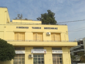 Η φαρσοκωμωδία των δύο δημάρχων στις παραλιακές πόλεις