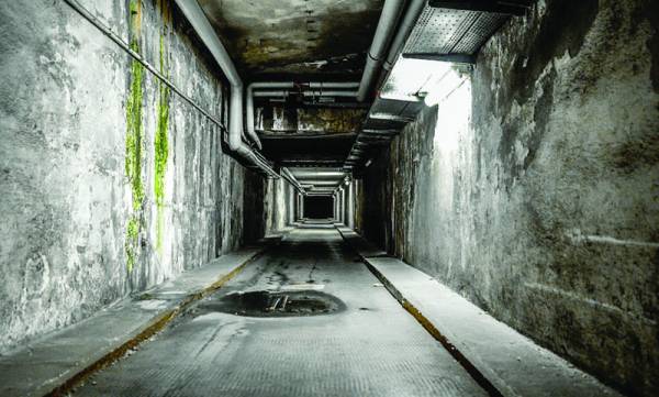 Ενοχοι οι πολιτικοί... αθώα η πολιτική τους