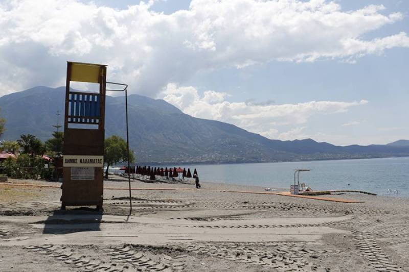 Σύμβαση για ναυαγοσώστες στην παραλία της Καλαμάτας
