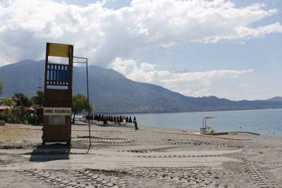 Σύμβαση για ναυαγοσώστες στην παραλία της Καλαμάτας