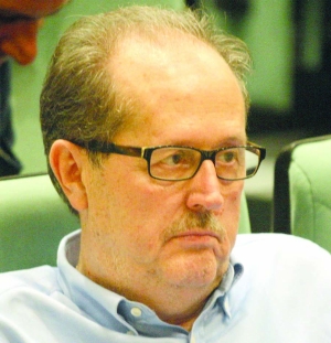 Αρχισε... νωρίς την κούρσα ο Νίκας: Προεκλογικές μειώσεις τελών σε επαγγελματίες