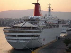 Στη μέση της τουριστικής περιόδου ο Νίκας "ανακάλυψε" τα κρουαζιερόπλοια και θα συγκαλέσει σύσκεψη για τον τουρισμό