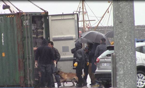 4 προφυλακίσεις για λαθραία τσιγάρα