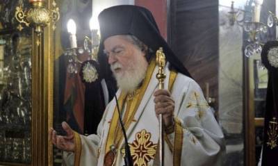 Η στιγμή που ο Μητροπολίτης Μάνης υπέστη ανακοπή καρδιάς στη Θεία Λειτουργία (Βίντεο)