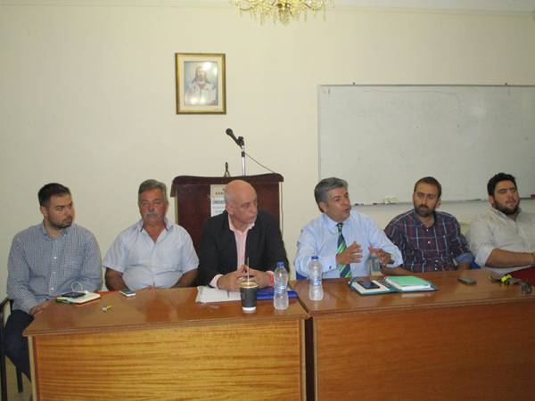 Ο Παπαθεοδώρου μίλησε σε υποστηρικτές της Γεννηματά στην Καλαμάτα