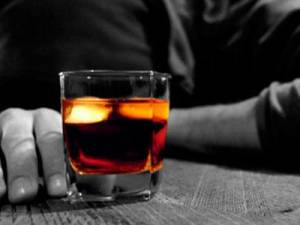 "Ντου" 34χρονου μεθυσμένου στα γραφεία του ΣΥΡΙΖΑ στο Κιάτο