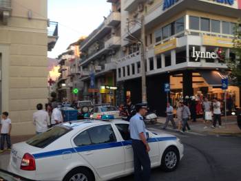 "Ντου" της Ασφάλειας για τη Ρούπα σε διαμέρισμα στην Καλαμάτα (βίντεο)