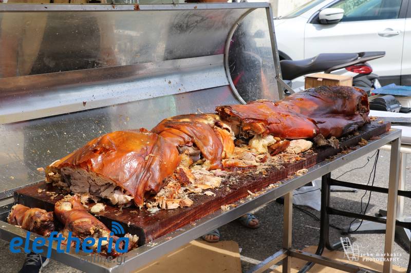 Ημέρα... γουρνοπούλας σε όλη την Καλαμάτα (βίντεο-φωτογραφίες)