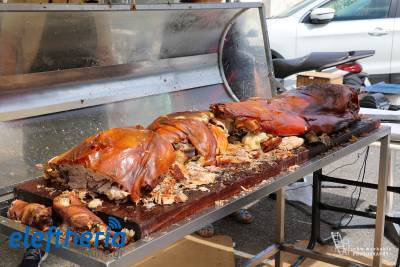 Ημέρα... γουρνοπούλας σε όλη την Καλαμάτα (βίντεο-φωτογραφίες)