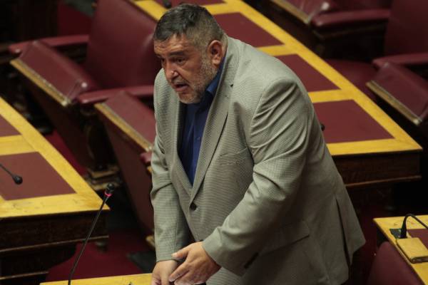 Κουκούτσης: "Ξυπνήσανε τα ζώα, Αντωνάκη μου!..."