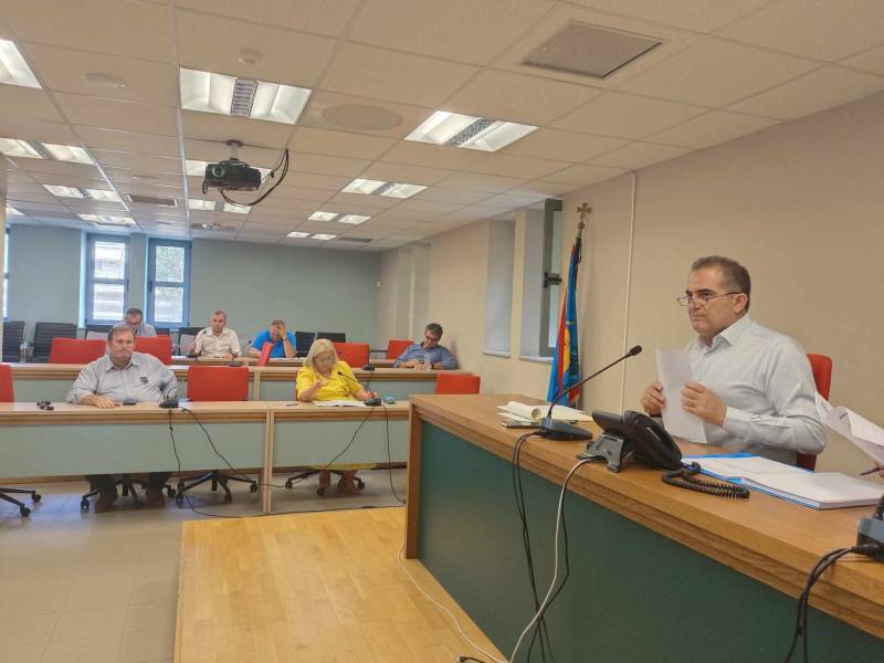 Δημοτική Επιτροπή Καλαμάτας: Επισημάνσεις και φιλοφρονήσεις με αφορμή τα κληροδοτήματα