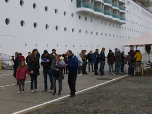 Το "Costa Neoromantica" στην Καλαμάτα με 1.600 τουρίστες