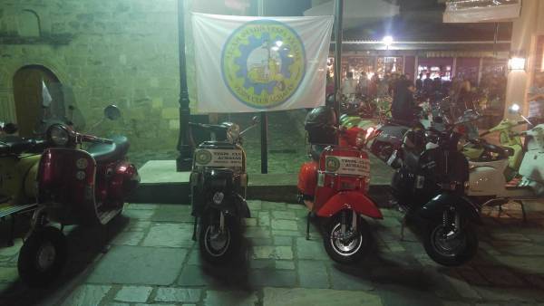 Βέσπες γέμισε η Καλαμάτα (φωτογραφίες)
