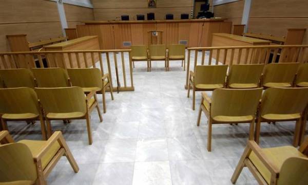 6 χρόνια για κλοπή κινητών από Χαρακοπιό και Κορώνη