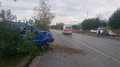 Τροχαίο στην Νέα Είσοδο Καλαμάτας: Αυτοκίνητο έπεσε σε κολόνα φωτισμού!