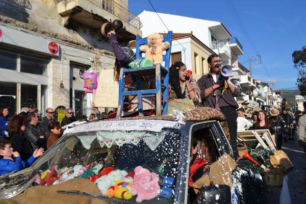 Την Κυριακή κορυφώνεται το Φιλιατρινό Καρναβάλι