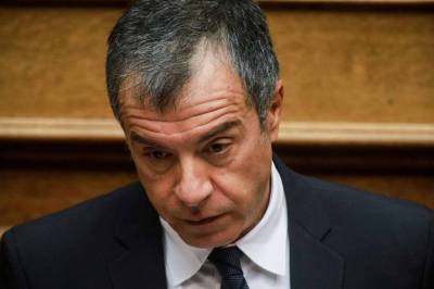 Θεοδωράκης: "Ψαριανός και Αμυράς έφυγαν κατ’ εντολή της ΝΔ και ο Δανέλλης κατ’ εντολή του ΣΥΡΙΖΑ"