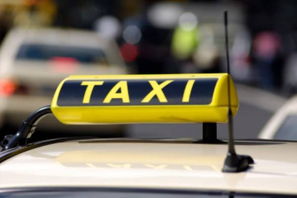 Θα πληρωθούν τα ταξί για τη μεταφορά των μαθητών
