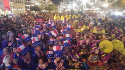 Ξεσήκωσε το κοινό η έναρξη του 5ου Καλαματιανού Καρναβαλιού (βίντεο-φωτογραφίες)