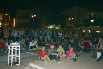 Πάνε πλατεία κάθε βράδυ οι &quot;αγανακτισμένοι&quot;