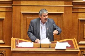 Πετράκος: «Η κυβέρνηση φοβάται το όνομα Siemens»